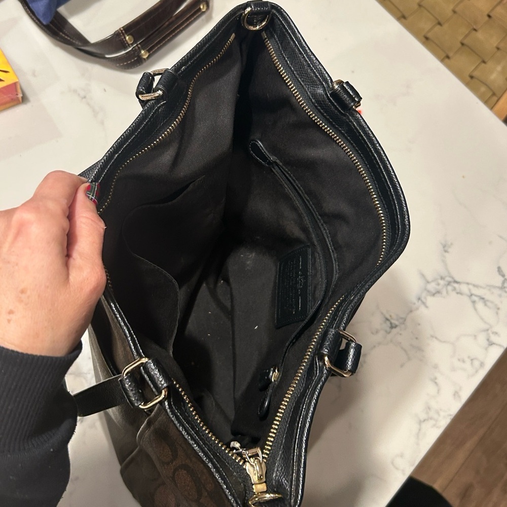 Coach Peyton Signature Pocket Tote Black and Brown Signature - Picture 4 of 9